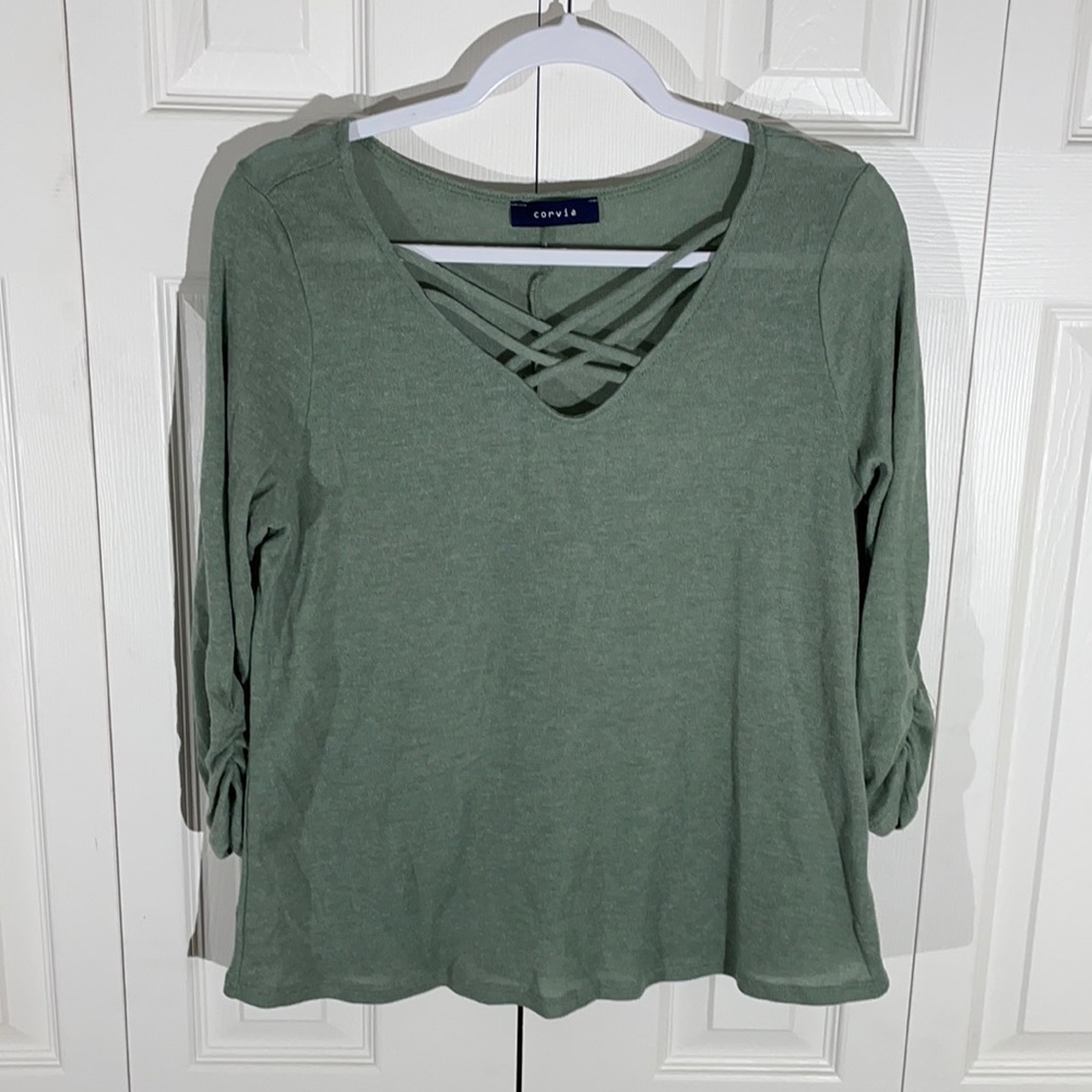 Corvia sweater. Medium